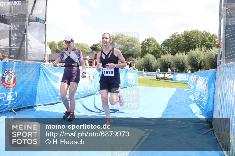 25.08.2024 - Elbe Triathlon Hamburg H.Heesch http://msf.ph/oto/6879973 25.08.2024 12:20:33 Ziel 504, 1670 meine-sportfotos.de