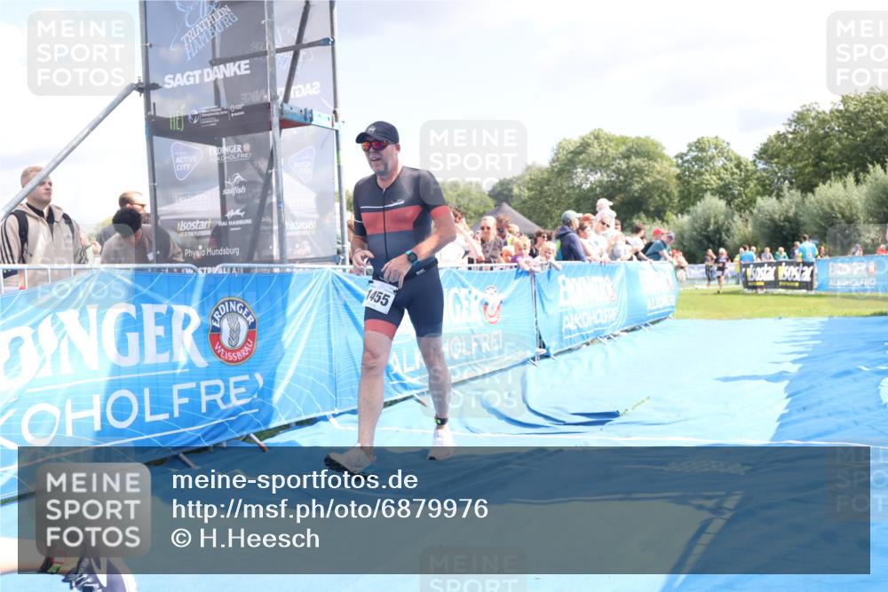 25.08.2024 - Elbe Triathlon Hamburg H.Heesch http://msf.ph/oto/6879976 25.08.2024 11:52:42 Ziel 483, 1455, 1558, 1562 meine-sportfotos.de