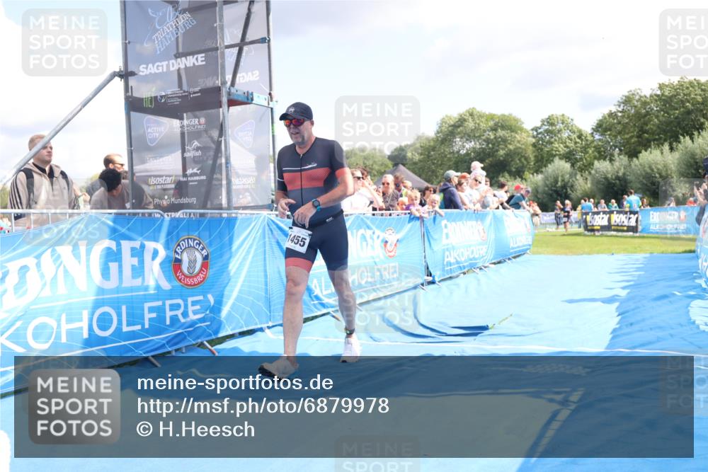 25.08.2024 - Elbe Triathlon Hamburg H.Heesch http://msf.ph/oto/6879978 25.08.2024 11:52:42 Ziel 483, 1455, 1558, 1562 meine-sportfotos.de