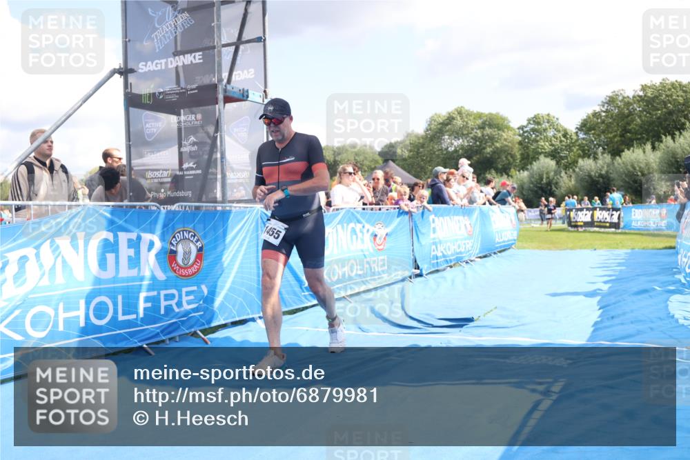 25.08.2024 - Elbe Triathlon Hamburg H.Heesch http://msf.ph/oto/6879981 25.08.2024 11:52:42 Ziel 483, 1455, 1558, 1562 meine-sportfotos.de