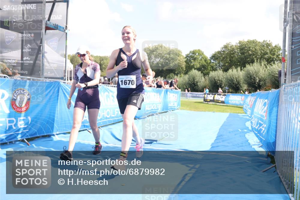 25.08.2024 - Elbe Triathlon Hamburg H.Heesch http://msf.ph/oto/6879982 25.08.2024 12:20:33 Ziel 504, 1670 meine-sportfotos.de