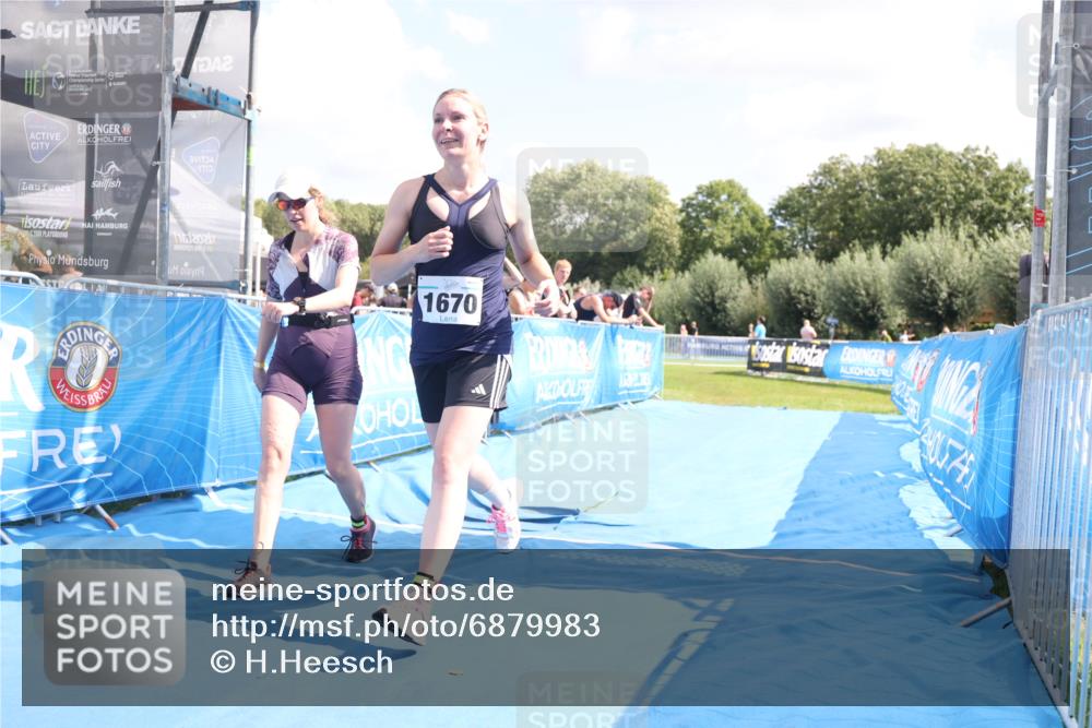 25.08.2024 - Elbe Triathlon Hamburg H.Heesch http://msf.ph/oto/6879983 25.08.2024 12:20:33 Ziel 504, 1670 meine-sportfotos.de