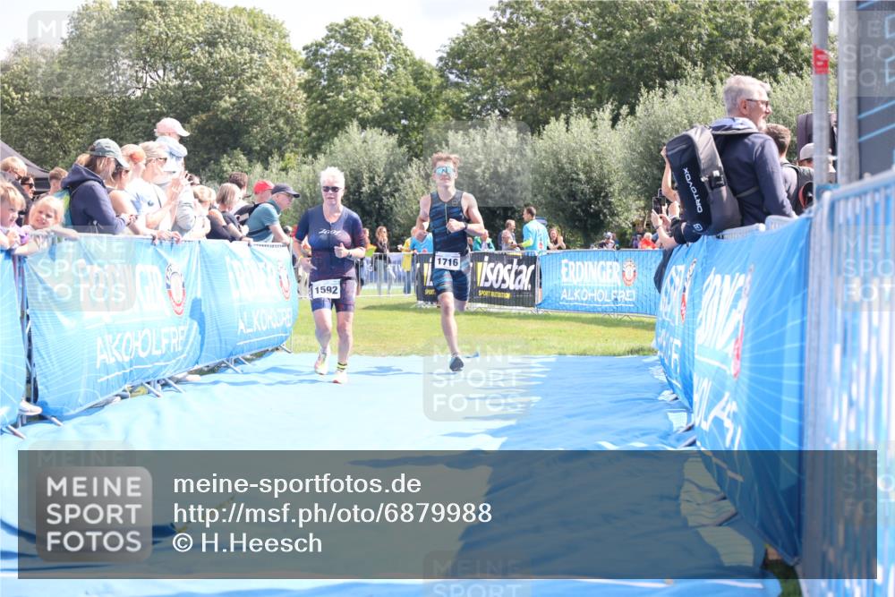 25.08.2024 - Elbe Triathlon Hamburg H.Heesch http://msf.ph/oto/6879988 25.08.2024 11:52:50 Ziel 1592, 1716 meine-sportfotos.de