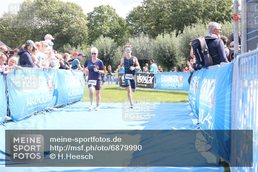 25.08.2024 - Elbe Triathlon Hamburg H.Heesch http://msf.ph/oto/6879990 25.08.2024 11:52:50 Ziel 1592, 1716 meine-sportfotos.de