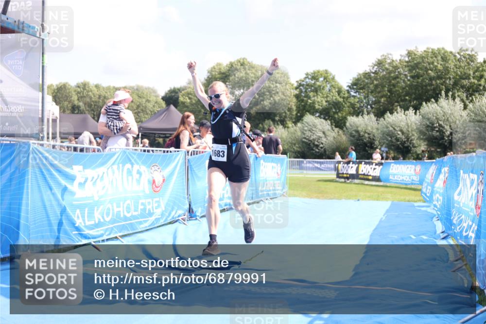 25.08.2024 - Elbe Triathlon Hamburg H.Heesch http://msf.ph/oto/6879991 25.08.2024 12:21:08 Ziel 1683 meine-sportfotos.de
