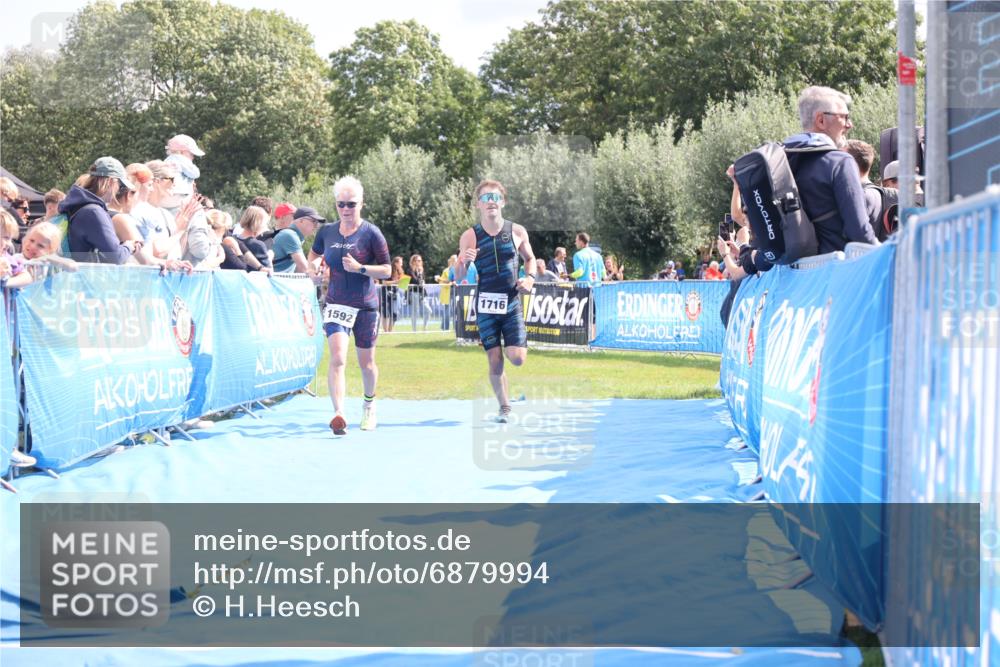 25.08.2024 - Elbe Triathlon Hamburg H.Heesch http://msf.ph/oto/6879994 25.08.2024 11:52:50 Ziel 1592, 1716 meine-sportfotos.de