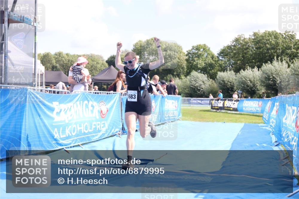 25.08.2024 - Elbe Triathlon Hamburg H.Heesch http://msf.ph/oto/6879995 25.08.2024 12:21:08 Ziel 1683 meine-sportfotos.de