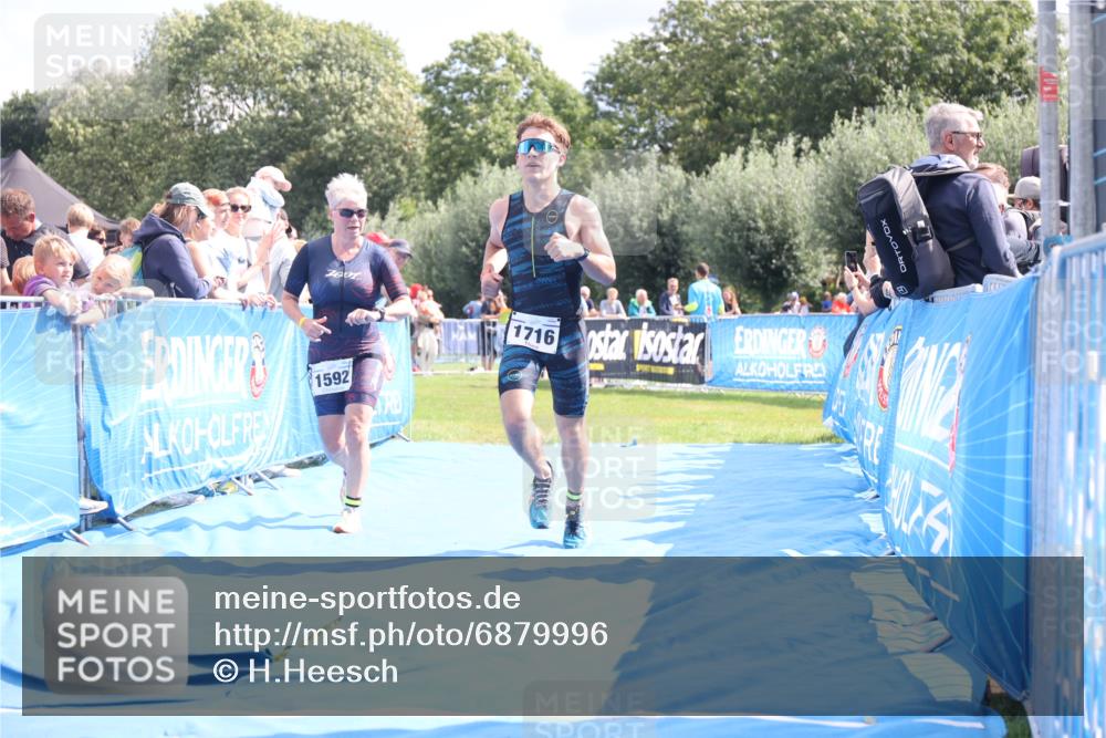 25.08.2024 - Elbe Triathlon Hamburg H.Heesch http://msf.ph/oto/6879996 25.08.2024 11:52:51 Ziel 1592, 1716 meine-sportfotos.de