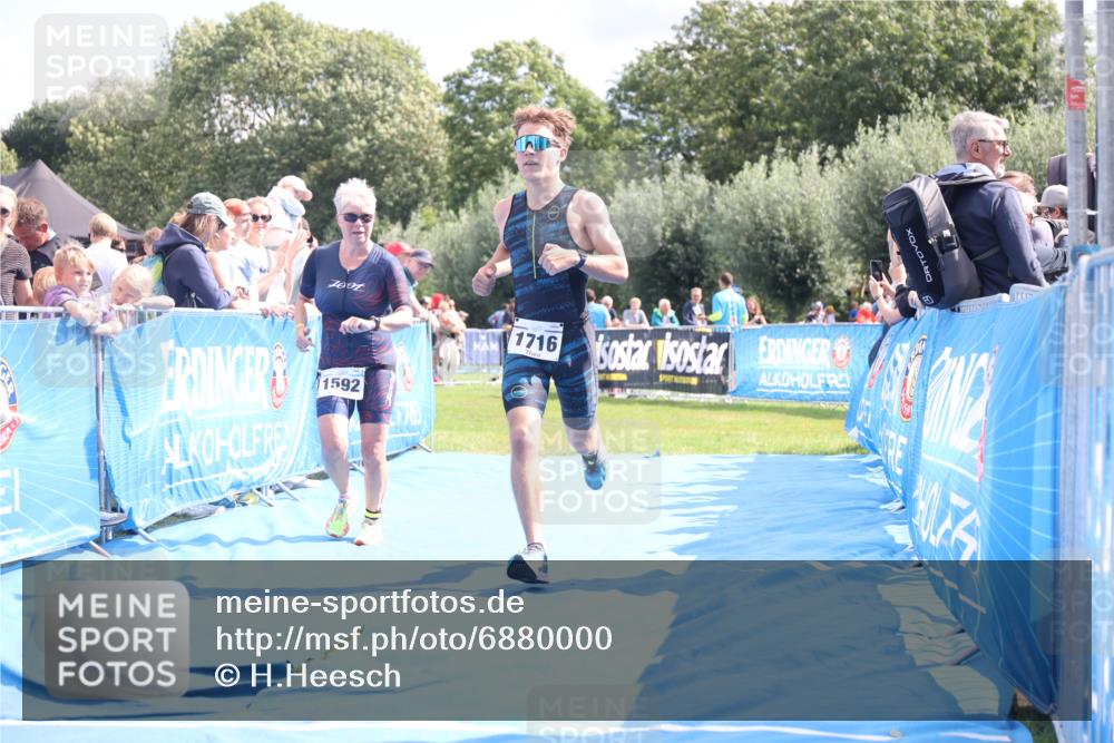 25.08.2024 - Elbe Triathlon Hamburg H.Heesch http://msf.ph/oto/6880000 25.08.2024 11:52:51 Ziel 1592, 1716 meine-sportfotos.de