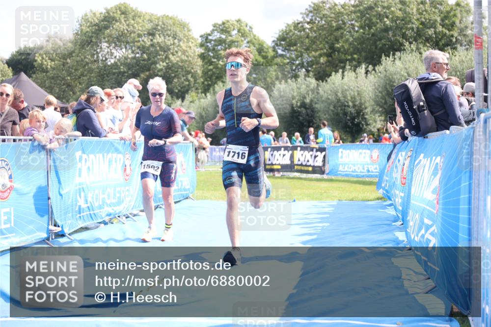 25.08.2024 - Elbe Triathlon Hamburg H.Heesch http://msf.ph/oto/6880002 25.08.2024 11:52:51 Ziel 1592, 1716 meine-sportfotos.de