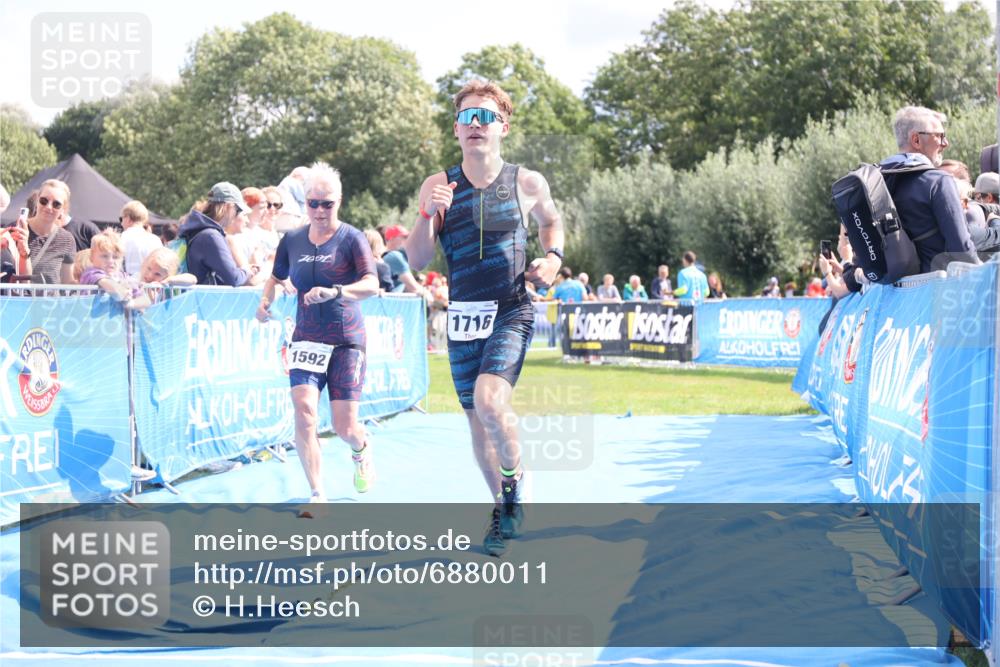 25.08.2024 - Elbe Triathlon Hamburg H.Heesch http://msf.ph/oto/6880011 25.08.2024 11:52:52 Ziel 1592, 1716 meine-sportfotos.de