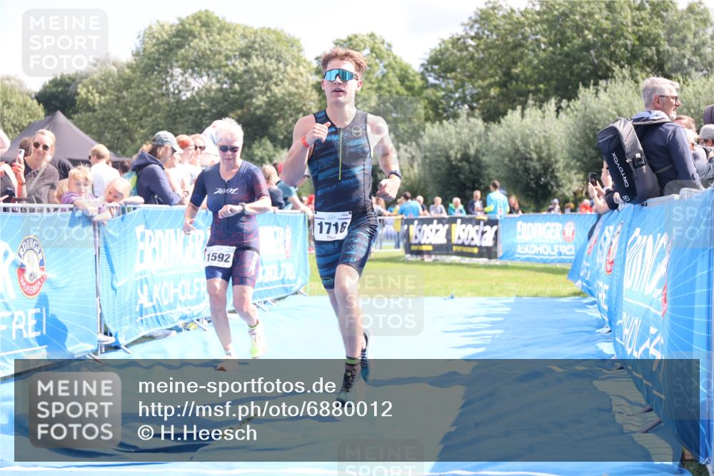 25.08.2024 - Elbe Triathlon Hamburg H.Heesch http://msf.ph/oto/6880012 25.08.2024 11:52:52 Ziel 1592, 1716 meine-sportfotos.de