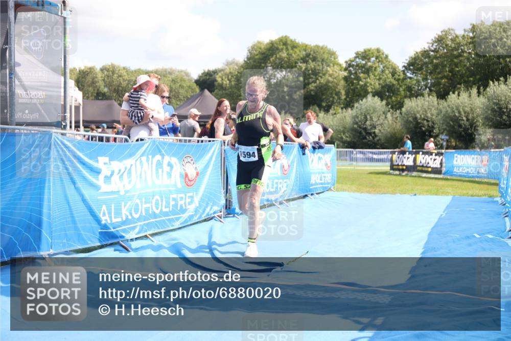25.08.2024 - Elbe Triathlon Hamburg H.Heesch http://msf.ph/oto/6880020 25.08.2024 12:21:48 Ziel 1594 meine-sportfotos.de