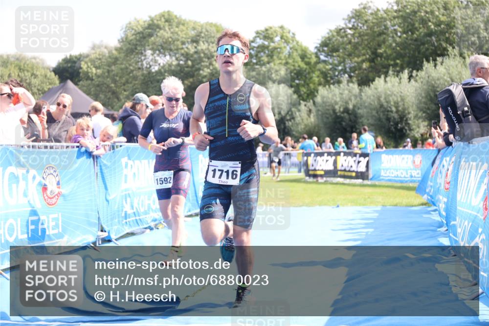 25.08.2024 - Elbe Triathlon Hamburg H.Heesch http://msf.ph/oto/6880023 25.08.2024 11:52:52 Ziel 1592, 1716 meine-sportfotos.de