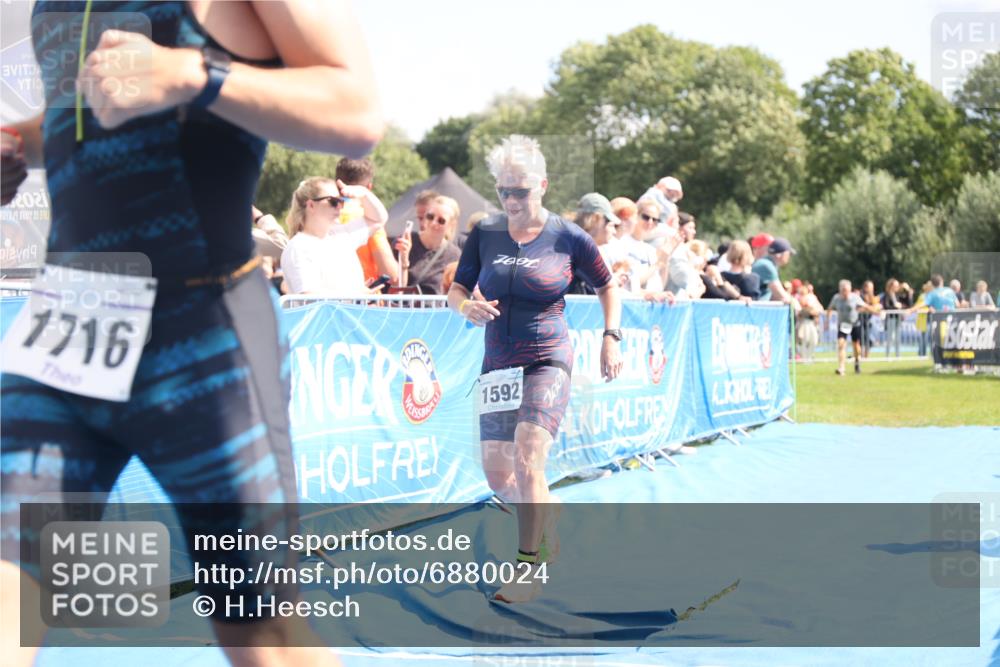 25.08.2024 - Elbe Triathlon Hamburg H.Heesch http://msf.ph/oto/6880024 25.08.2024 11:52:53 Ziel 1465, 1592, 1716 meine-sportfotos.de