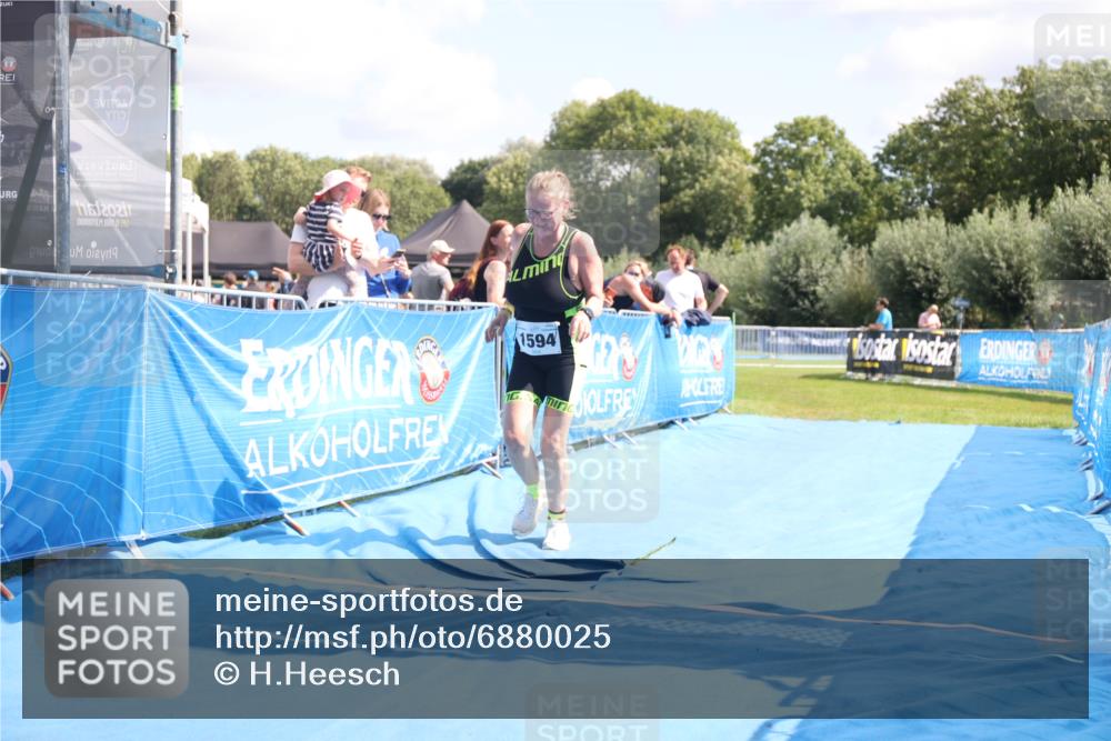 25.08.2024 - Elbe Triathlon Hamburg H.Heesch http://msf.ph/oto/6880025 25.08.2024 12:21:48 Ziel 1594 meine-sportfotos.de