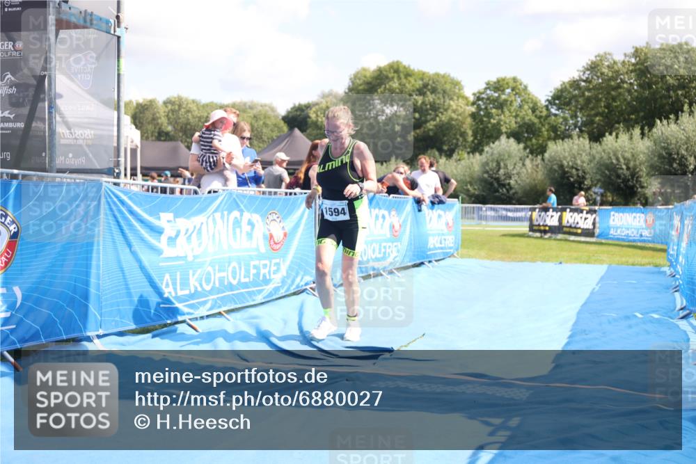 25.08.2024 - Elbe Triathlon Hamburg H.Heesch http://msf.ph/oto/6880027 25.08.2024 12:21:48 Ziel 1594 meine-sportfotos.de