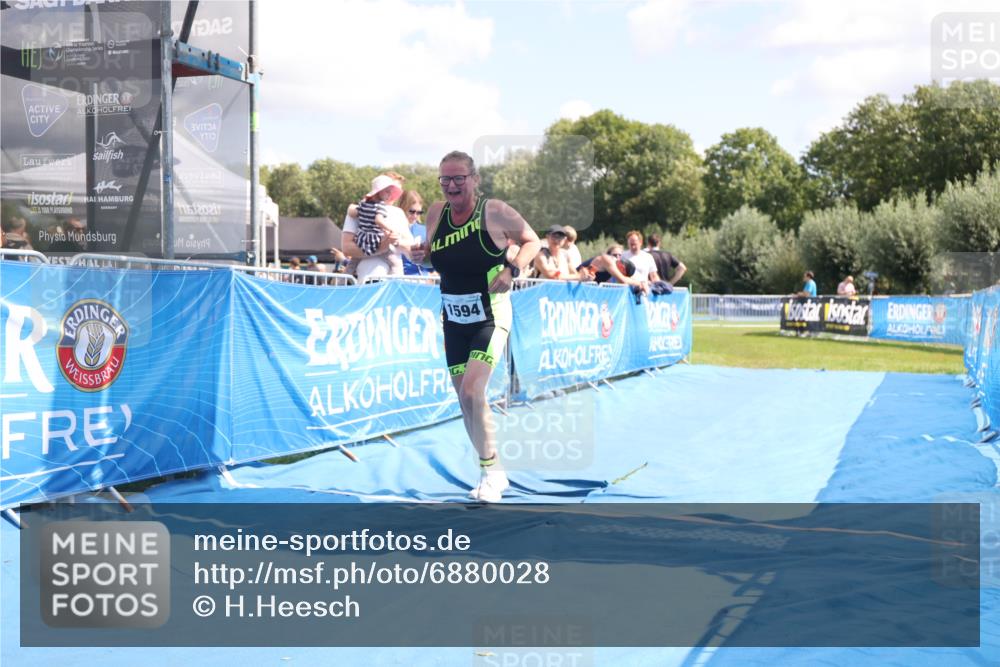 25.08.2024 - Elbe Triathlon Hamburg H.Heesch http://msf.ph/oto/6880028 25.08.2024 12:21:49 Ziel 1594 meine-sportfotos.de
