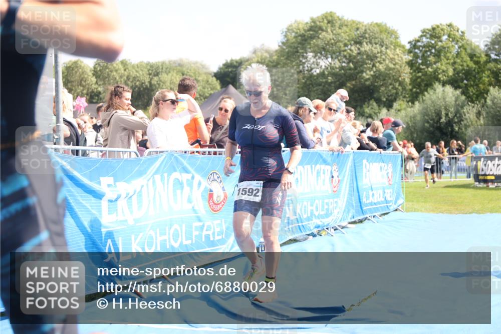 25.08.2024 - Elbe Triathlon Hamburg H.Heesch http://msf.ph/oto/6880029 25.08.2024 11:52:53 Ziel 1465, 1592, 1716 meine-sportfotos.de