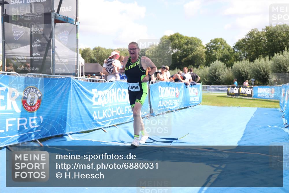 25.08.2024 - Elbe Triathlon Hamburg H.Heesch http://msf.ph/oto/6880031 25.08.2024 12:21:49 Ziel 1594 meine-sportfotos.de