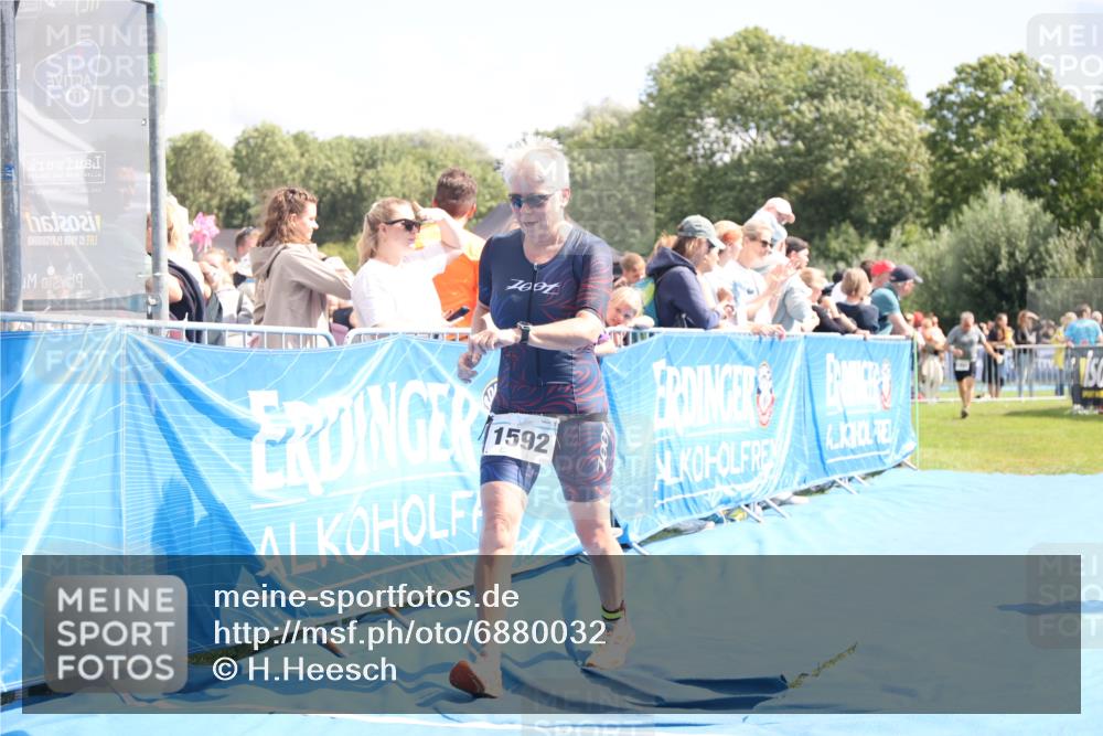 25.08.2024 - Elbe Triathlon Hamburg H.Heesch http://msf.ph/oto/6880032 25.08.2024 11:52:53 Ziel 1465, 1592, 1716 meine-sportfotos.de