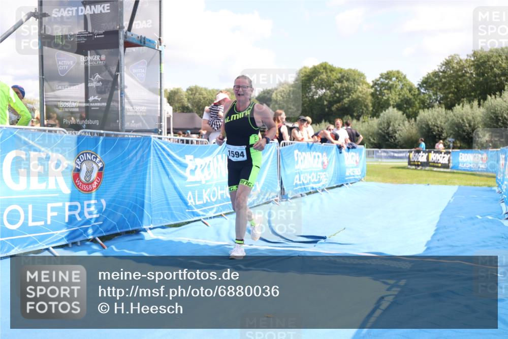 25.08.2024 - Elbe Triathlon Hamburg H.Heesch http://msf.ph/oto/6880036 25.08.2024 12:21:49 Ziel 1594 meine-sportfotos.de