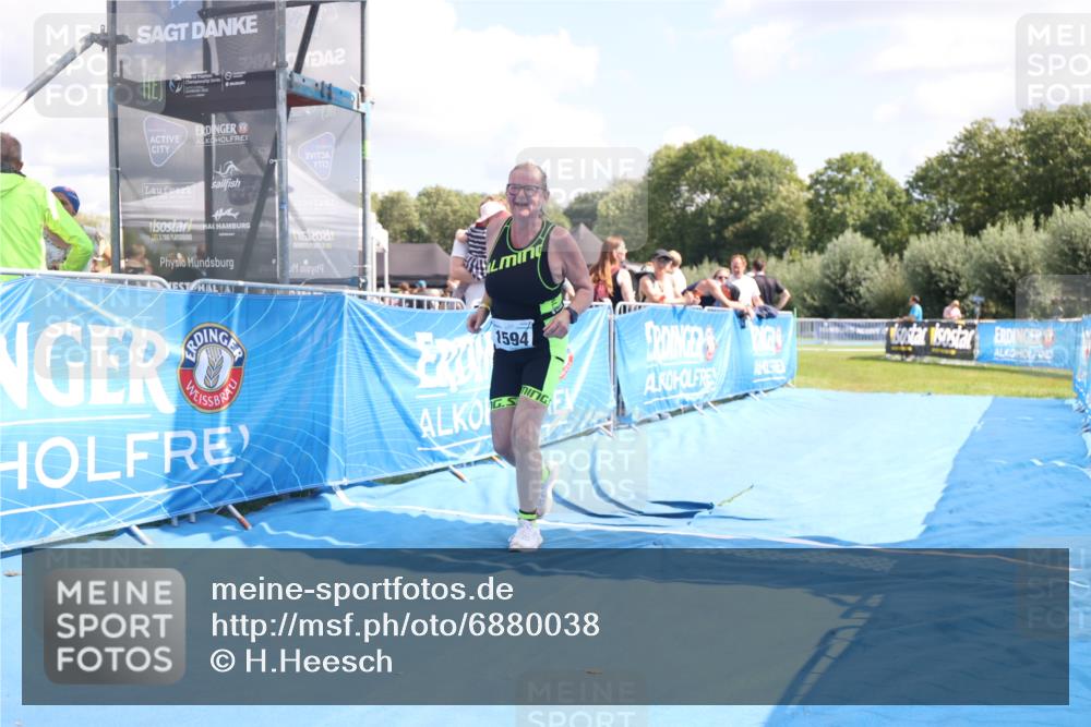 25.08.2024 - Elbe Triathlon Hamburg H.Heesch http://msf.ph/oto/6880038 25.08.2024 12:21:49 Ziel 1594 meine-sportfotos.de