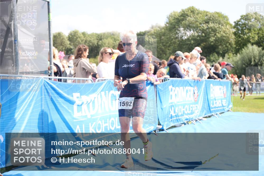 25.08.2024 - Elbe Triathlon Hamburg H.Heesch http://msf.ph/oto/6880041 25.08.2024 11:52:53 Ziel 1465, 1592, 1716 meine-sportfotos.de