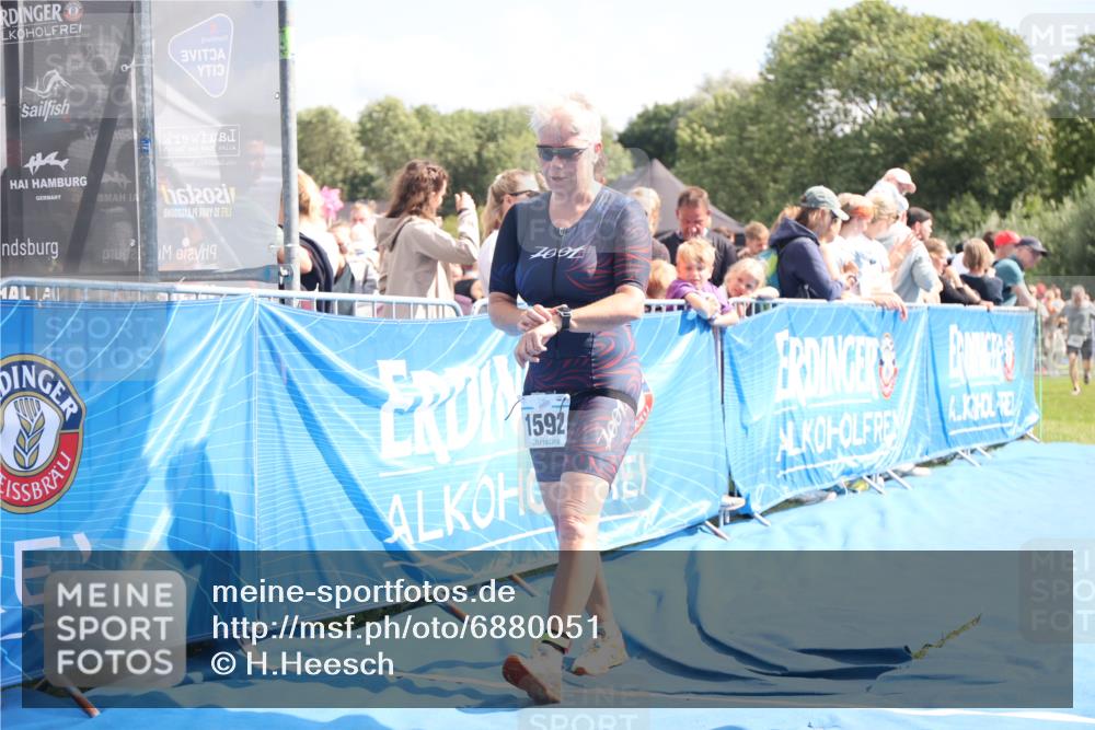 25.08.2024 - Elbe Triathlon Hamburg H.Heesch http://msf.ph/oto/6880051 25.08.2024 11:52:53 Ziel 1465, 1592, 1716 meine-sportfotos.de
