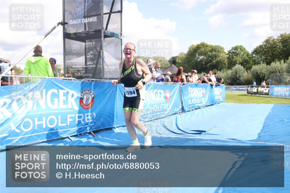 25.08.2024 - Elbe Triathlon Hamburg H.Heesch http://msf.ph/oto/6880053 25.08.2024 12:21:49 Ziel 1594 meine-sportfotos.de