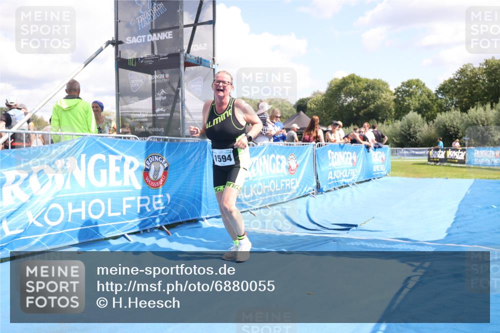 25.08.2024 - Elbe Triathlon Hamburg H.Heesch http://msf.ph/oto/6880055 25.08.2024 12:21:50 Ziel 1594 meine-sportfotos.de