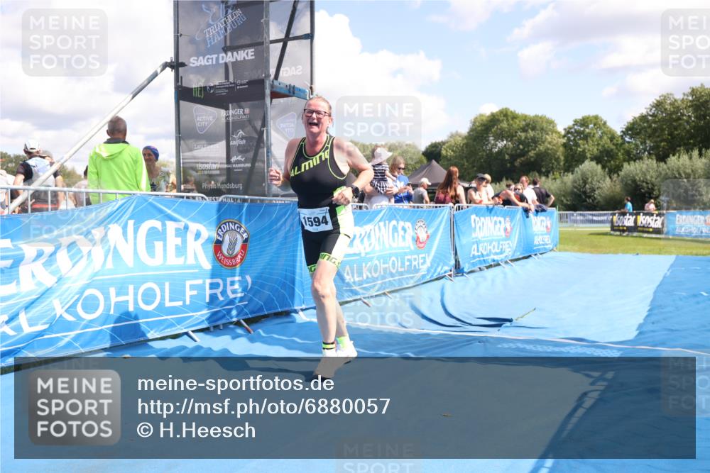 25.08.2024 - Elbe Triathlon Hamburg H.Heesch http://msf.ph/oto/6880057 25.08.2024 12:21:50 Ziel 1594 meine-sportfotos.de