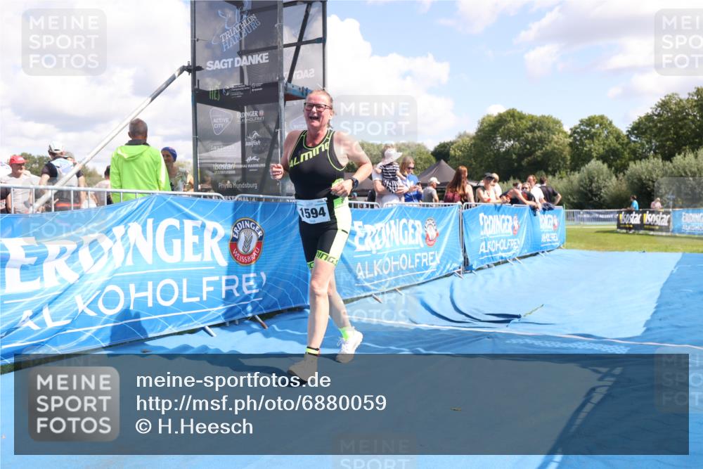 25.08.2024 - Elbe Triathlon Hamburg H.Heesch http://msf.ph/oto/6880059 25.08.2024 12:21:50 Ziel 1594 meine-sportfotos.de