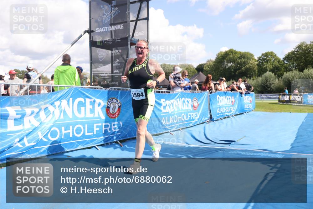 25.08.2024 - Elbe Triathlon Hamburg H.Heesch http://msf.ph/oto/6880062 25.08.2024 12:21:50 Ziel 1594 meine-sportfotos.de