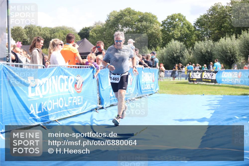 25.08.2024 - Elbe Triathlon Hamburg H.Heesch http://msf.ph/oto/6880064 25.08.2024 11:53:01 Ziel 1465 meine-sportfotos.de