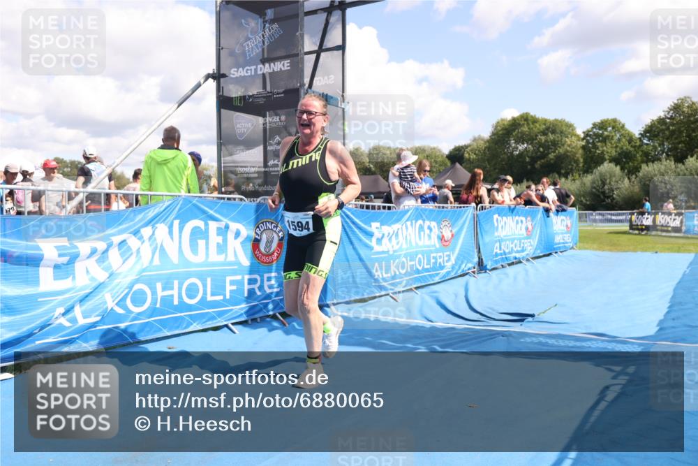 25.08.2024 - Elbe Triathlon Hamburg H.Heesch http://msf.ph/oto/6880065 25.08.2024 12:21:50 Ziel 1594 meine-sportfotos.de