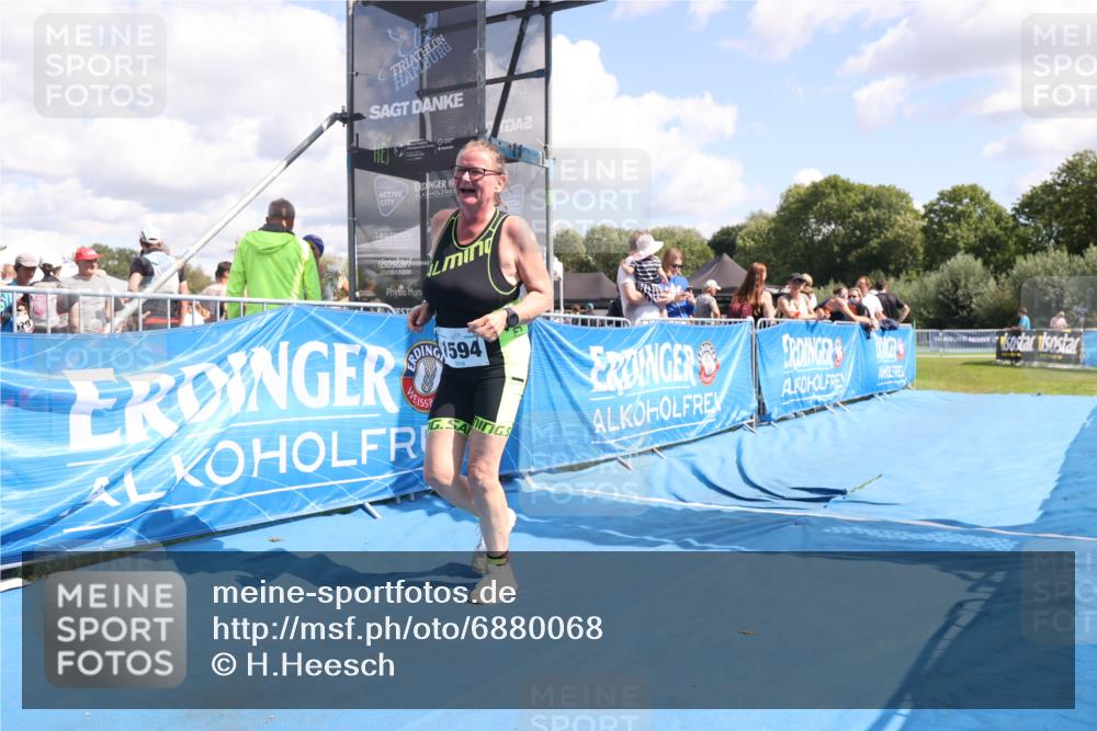 25.08.2024 - Elbe Triathlon Hamburg H.Heesch http://msf.ph/oto/6880068 25.08.2024 12:21:50 Ziel 1594 meine-sportfotos.de
