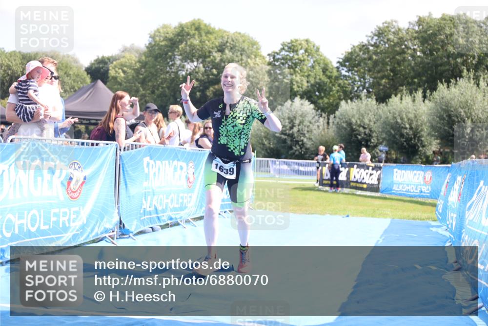 25.08.2024 - Elbe Triathlon Hamburg H.Heesch http://msf.ph/oto/6880070 25.08.2024 12:22:47 Ziel 1639 meine-sportfotos.de