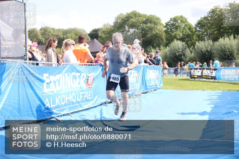 25.08.2024 - Elbe Triathlon Hamburg H.Heesch http://msf.ph/oto/6880071 25.08.2024 11:53:01 Ziel 1465 meine-sportfotos.de