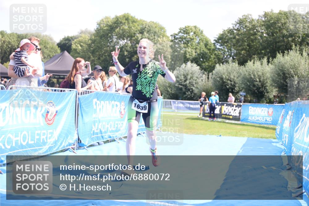 25.08.2024 - Elbe Triathlon Hamburg H.Heesch http://msf.ph/oto/6880072 25.08.2024 12:22:47 Ziel 1639 meine-sportfotos.de