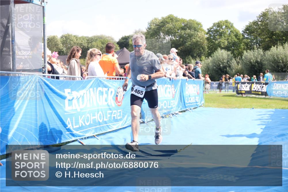 25.08.2024 - Elbe Triathlon Hamburg H.Heesch http://msf.ph/oto/6880076 25.08.2024 11:53:01 Ziel 1465 meine-sportfotos.de