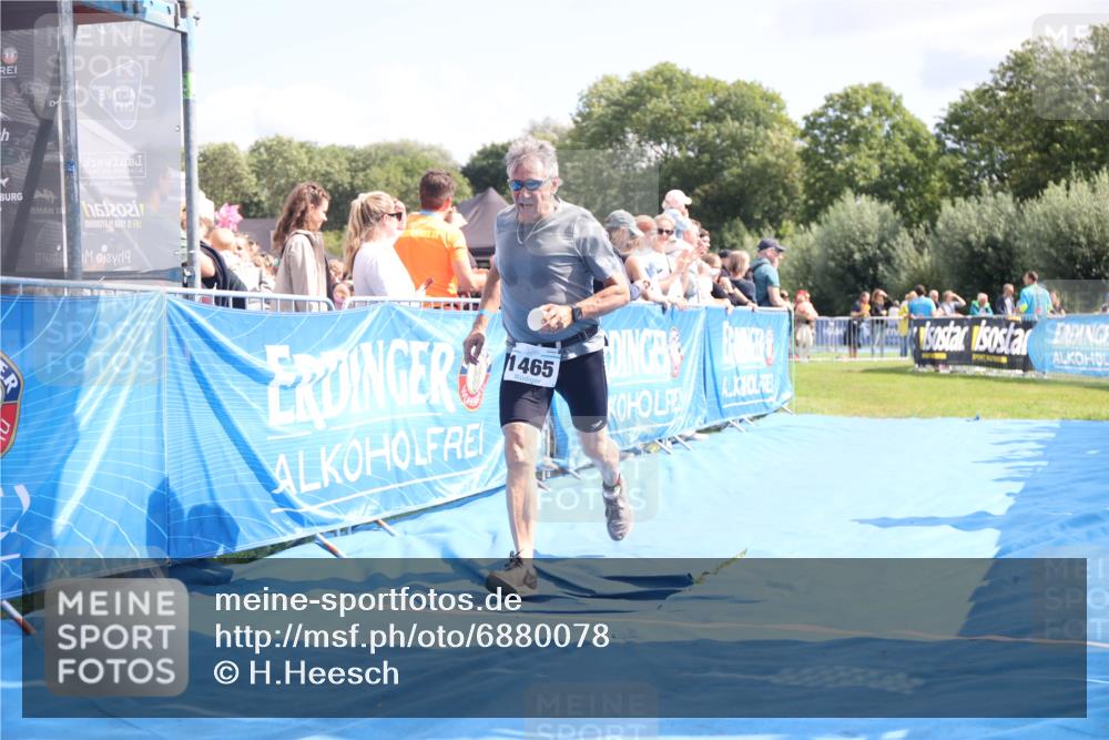 25.08.2024 - Elbe Triathlon Hamburg H.Heesch http://msf.ph/oto/6880078 25.08.2024 11:53:01 Ziel 1465 meine-sportfotos.de