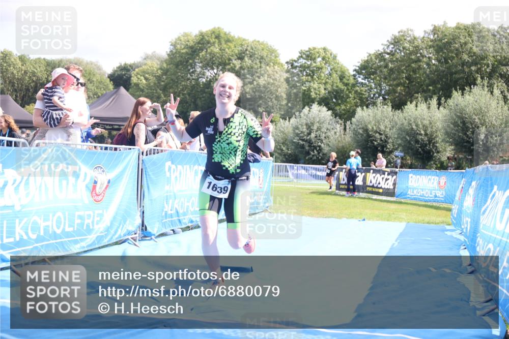 25.08.2024 - Elbe Triathlon Hamburg H.Heesch http://msf.ph/oto/6880079 25.08.2024 12:22:47 Ziel 1639 meine-sportfotos.de