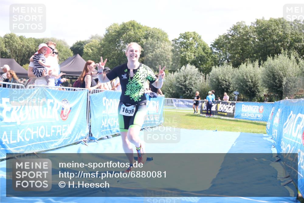 25.08.2024 - Elbe Triathlon Hamburg H.Heesch http://msf.ph/oto/6880081 25.08.2024 12:22:47 Ziel 1639 meine-sportfotos.de