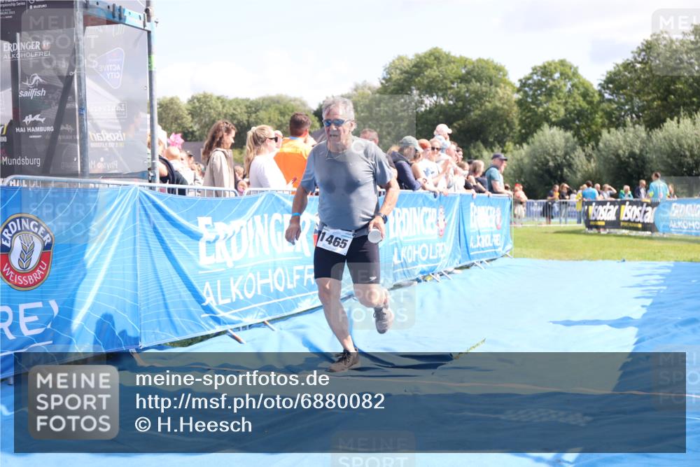 25.08.2024 - Elbe Triathlon Hamburg H.Heesch http://msf.ph/oto/6880082 25.08.2024 11:53:01 Ziel 1465 meine-sportfotos.de