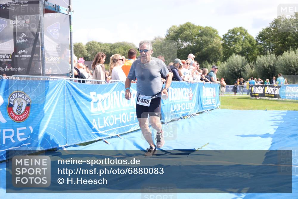 25.08.2024 - Elbe Triathlon Hamburg H.Heesch http://msf.ph/oto/6880083 25.08.2024 11:53:01 Ziel 1465 meine-sportfotos.de