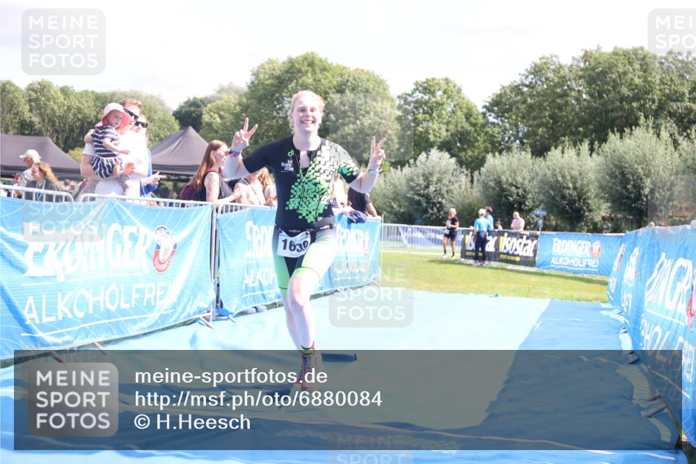 25.08.2024 - Elbe Triathlon Hamburg H.Heesch http://msf.ph/oto/6880084 25.08.2024 12:22:48 Ziel 1639 meine-sportfotos.de