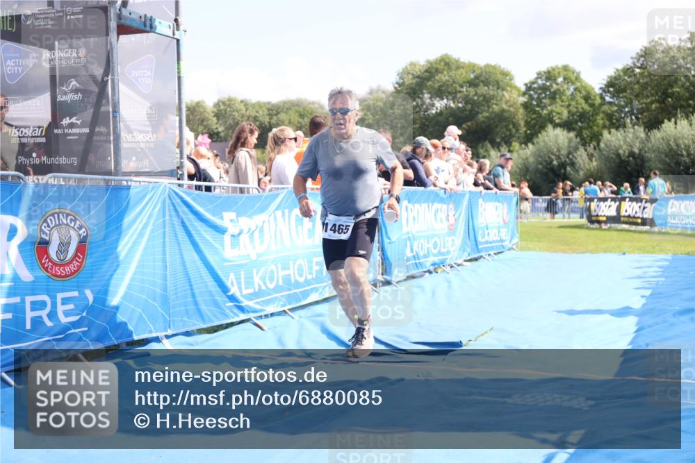 25.08.2024 - Elbe Triathlon Hamburg H.Heesch http://msf.ph/oto/6880085 25.08.2024 11:53:01 Ziel 1465 meine-sportfotos.de