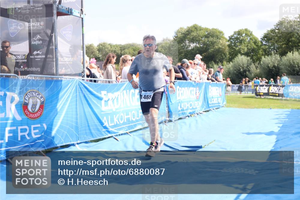 25.08.2024 - Elbe Triathlon Hamburg H.Heesch http://msf.ph/oto/6880087 25.08.2024 11:53:02 Ziel 1465 meine-sportfotos.de