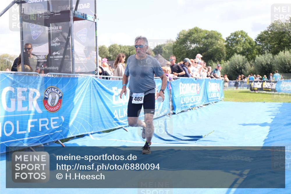 25.08.2024 - Elbe Triathlon Hamburg H.Heesch http://msf.ph/oto/6880094 25.08.2024 11:53:02 Ziel 1465 meine-sportfotos.de